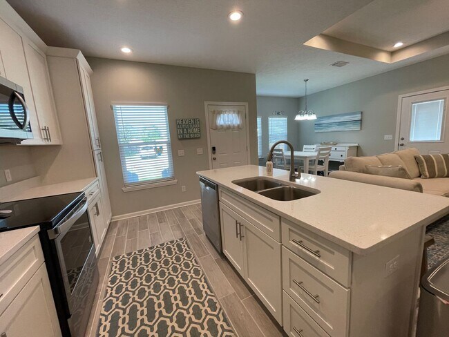 Building Photo - For Lease - Flexible Lease Term - 3 BR | 2...