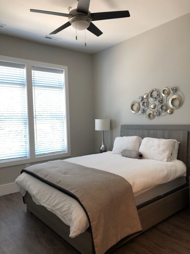 Building Photo - Furnished 2 BR 2 BA - Overbrook Lofts Down...