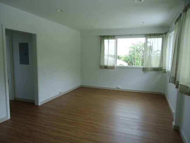 Foto del edificio - Remodeled 3 bedroom, 2 Bath Home in Pauoa ...