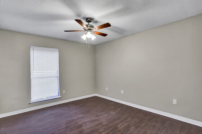 Foto del edificio - 128 Dogwood Cir