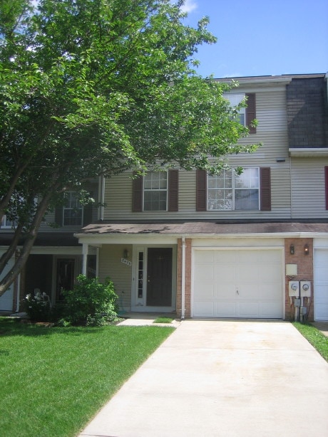 Foto del edificio - 8426 Oak Bush Terrace