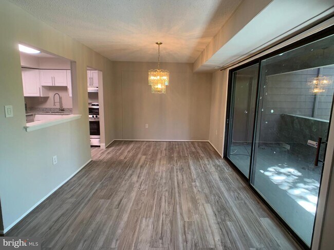 Building Photo - 1811 Snow Meadow Ln