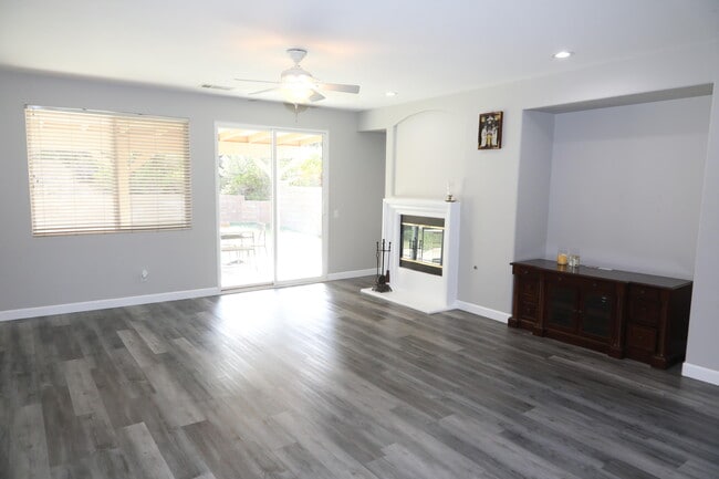 Building Photo - 39943 Capland Dr