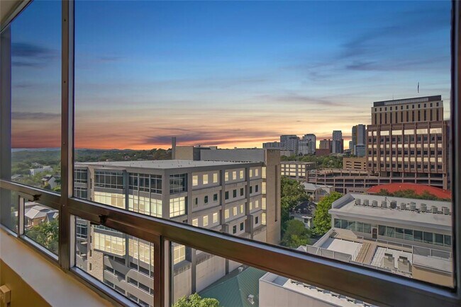 Foto del edificio - 1212 Guadalupe St