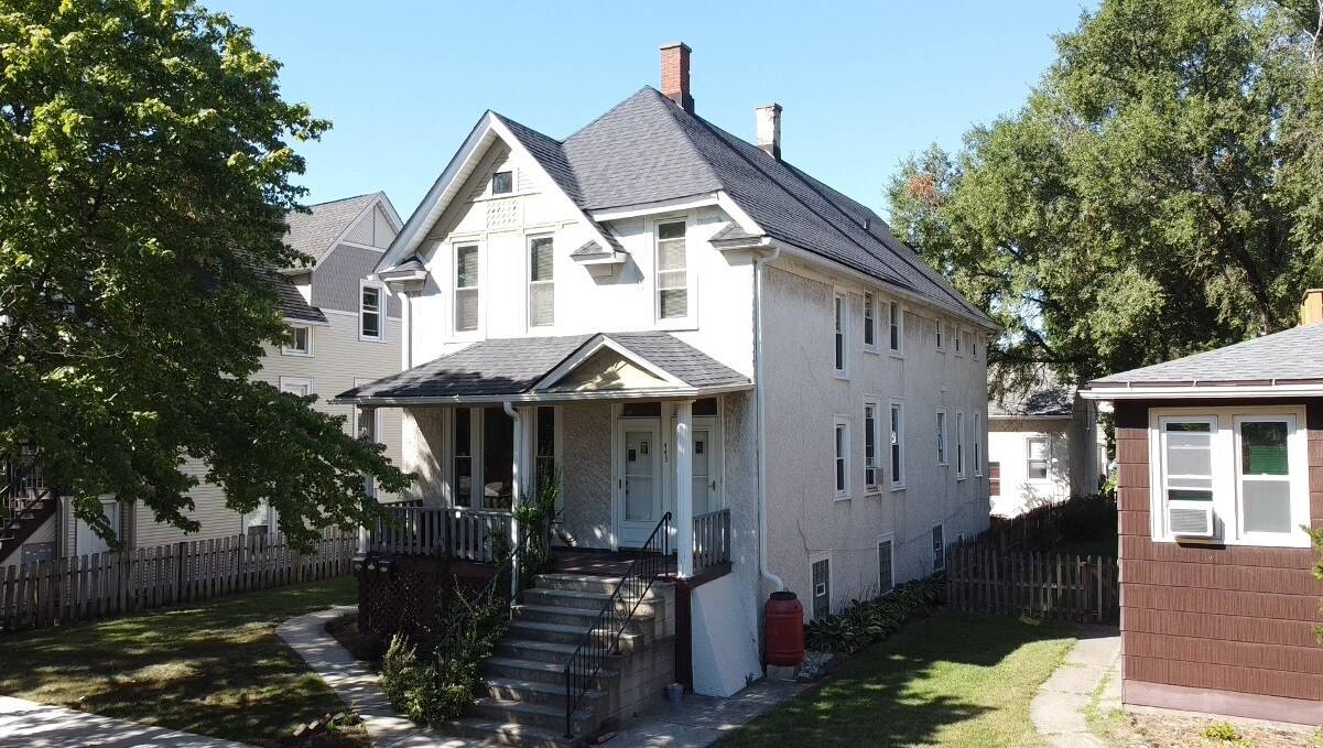 Primary Photo - 443 Beloit Ave
