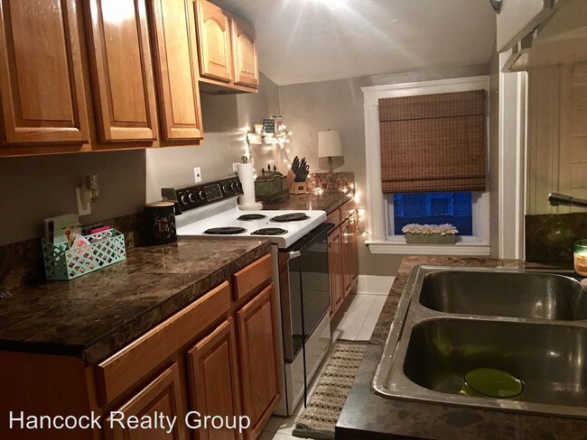 Building Photo - 1 br, 1 bath Apartment - 8 Underwood Street