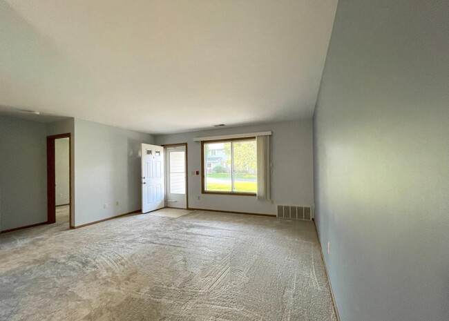 Building Photo - 1309 N Sunnyslope Dr