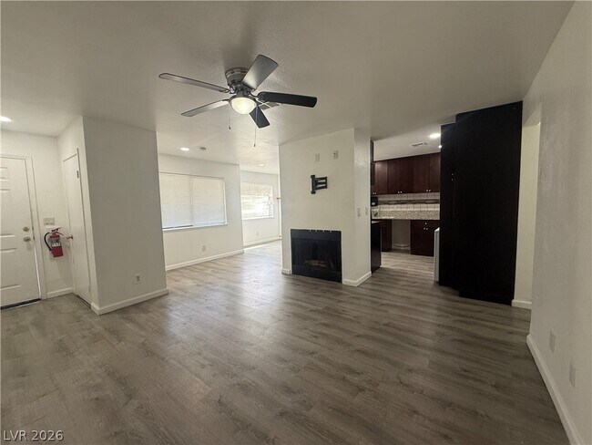 Foto del edificio - 6208 Ilanos Ln