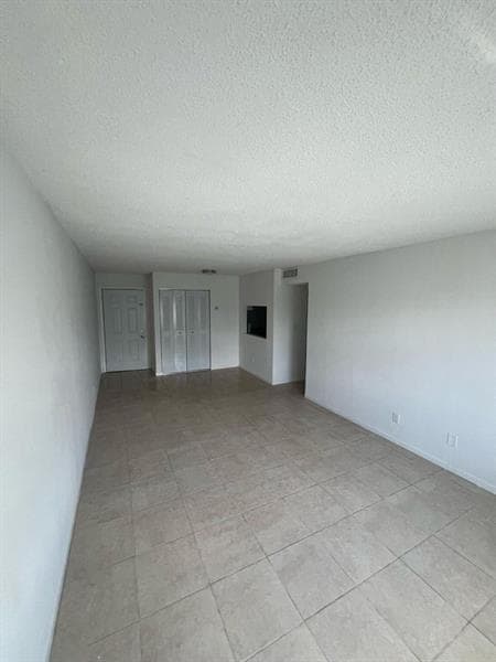 Building Photo - 5875 SW 41st St
