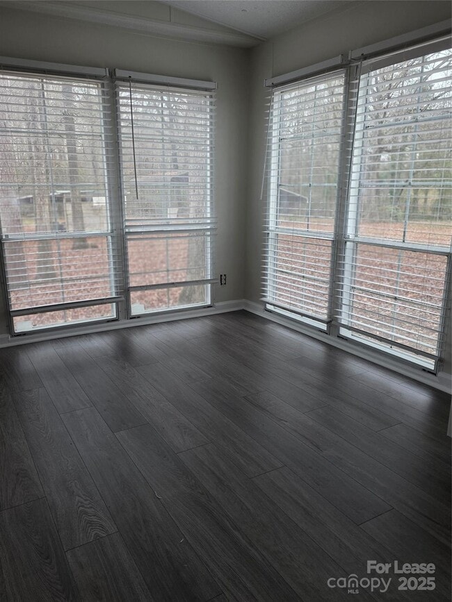 Foto del edificio - 5712 Unionville Rd