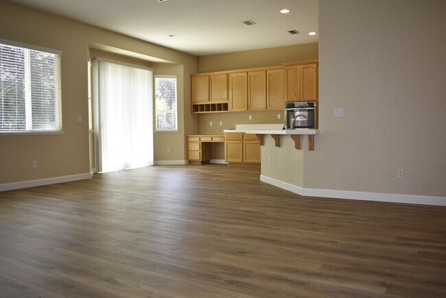 Building Photo - 2312 Petruchio Way