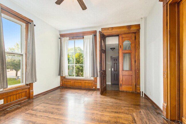 Foto del edificio - 603 Wealthy St SE