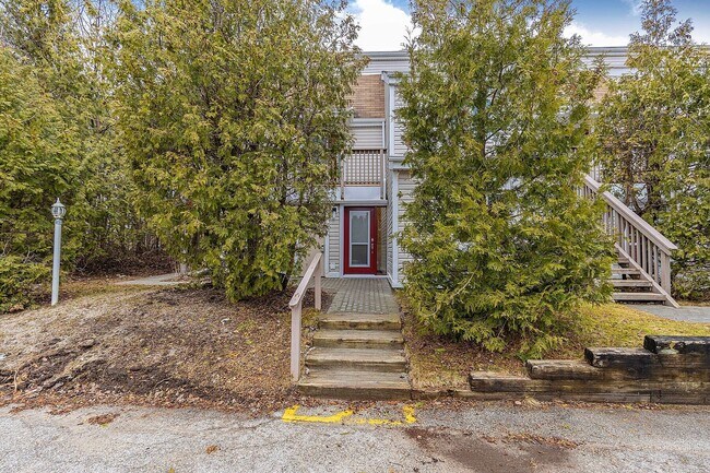 Photo du bâtiment - 49 Trott Blvd