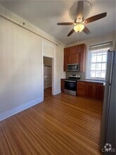Building Photo - 170 Kenwood Ave