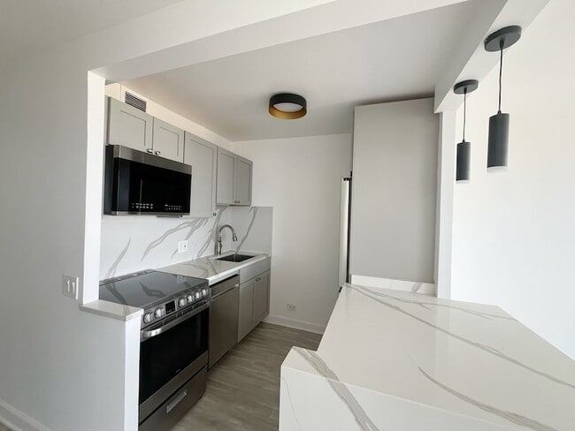 Foto del edificio - 4343 N Clarendon Ave