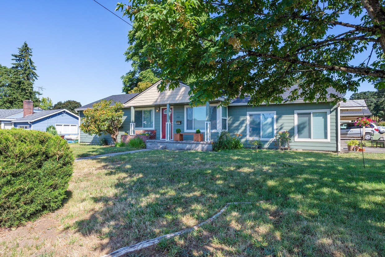 680 E Berkeley St, Gladstone, OR 97027 House Rental in Gladstone, OR