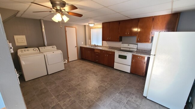 Kitchen - 221 Main St E