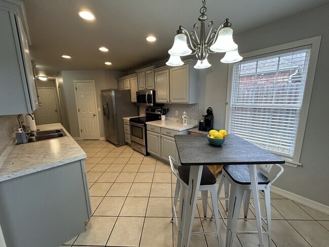 Foto del edificio - 4800 SW Golden Eagle Ave