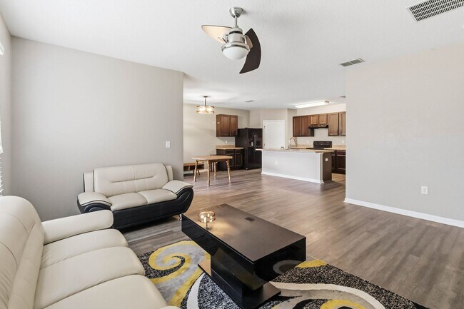 Foto del edificio - 2318 Sequoia Way