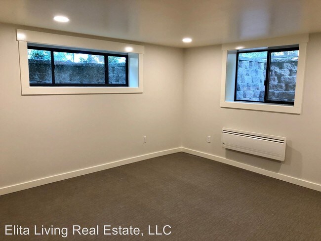 Building Photo - 4015 NE 92nd St