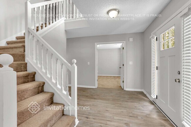 Foto del edificio - 5614 Carriage Walk Way