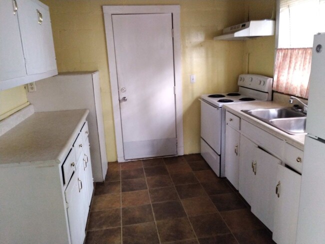 Building Photo - Cabin in Bonifay
