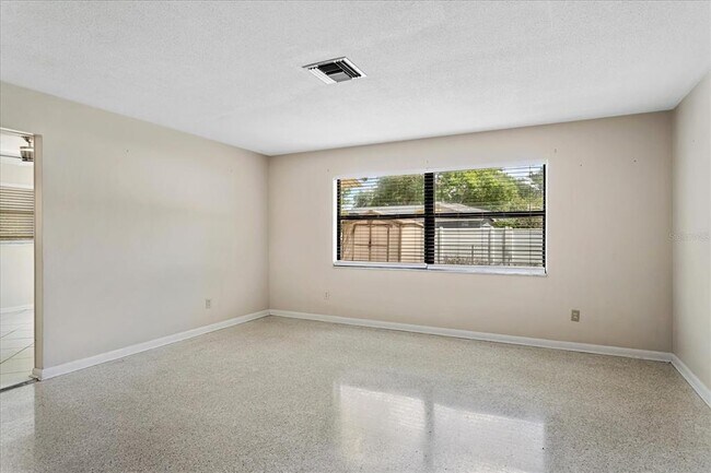 Foto del edificio - 6513 Stockbridge Ave