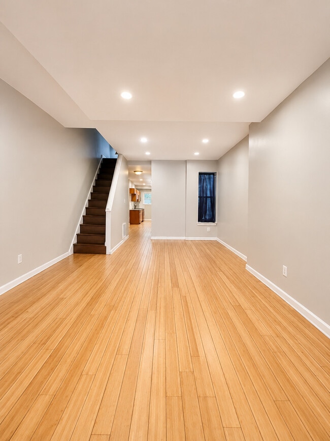 Foto del edificio - 2033 W Oxford St