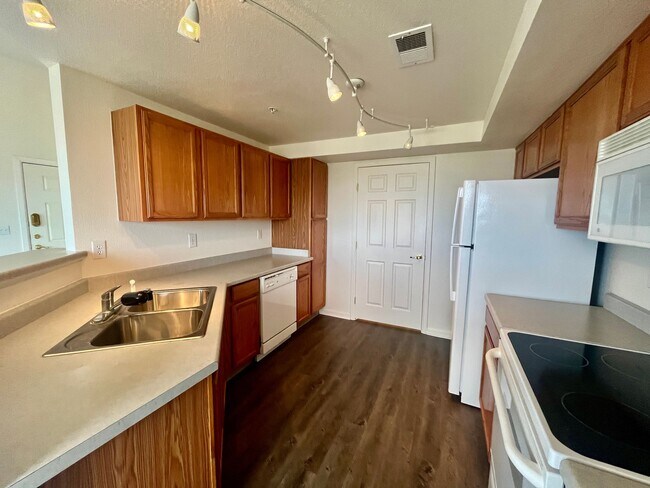 Foto del edificio - Cozy 1 bed 1 bath in Gated community near DIA