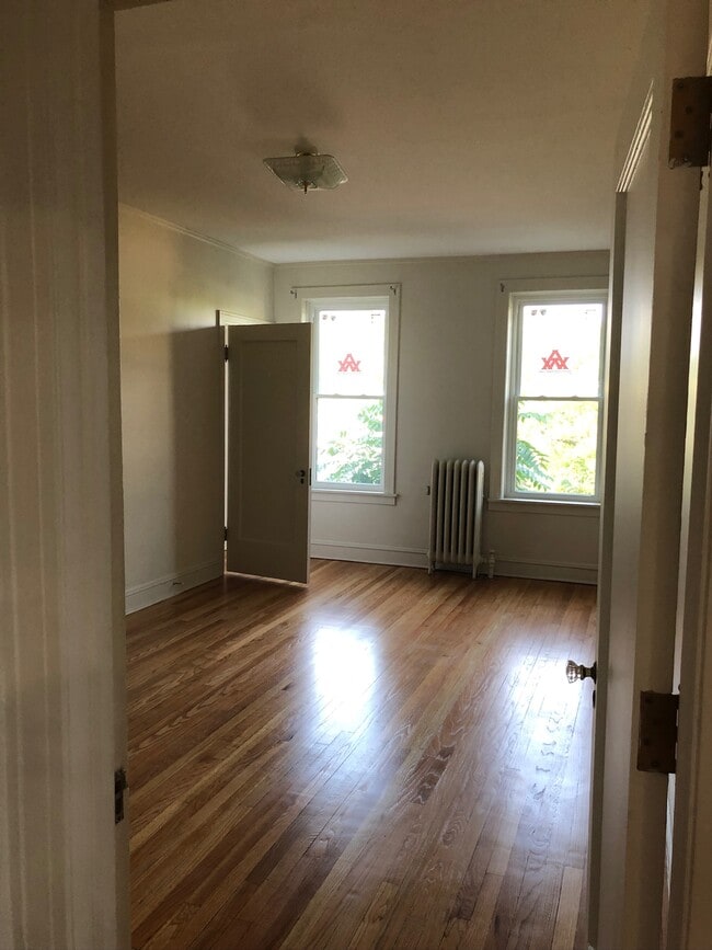 Building Photo - 5525 S Blackstone Ave