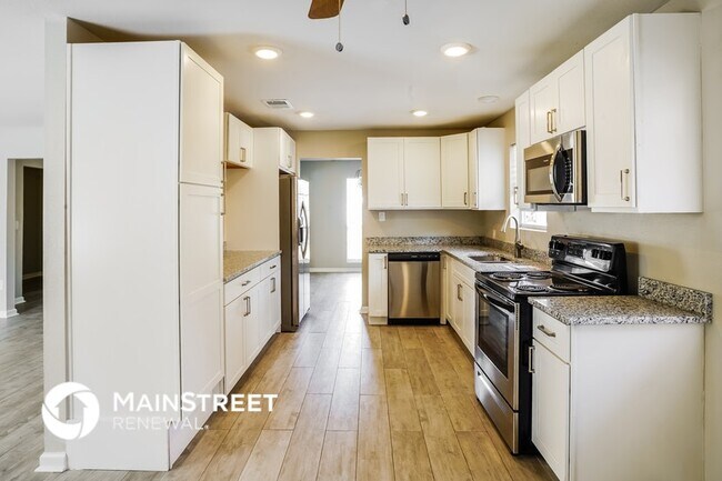 Foto del edificio - 2657 S Woodloch St