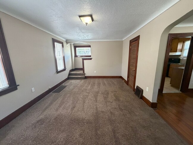 Building Photo - 3406 Robinwood Dr