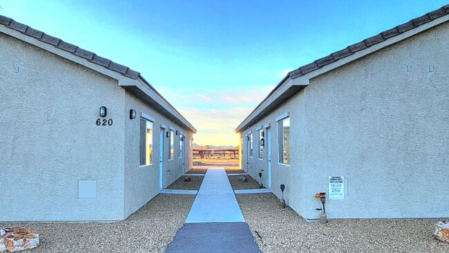 Building Photo - 620 San Lorenzo St