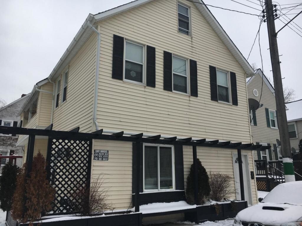 Foto principal - 1327 W 67th St