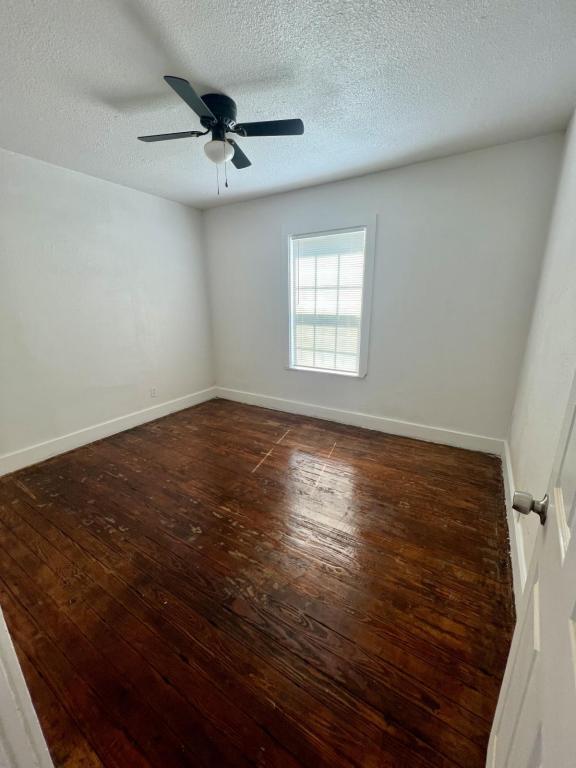 Building Photo - 1522 24th Pl