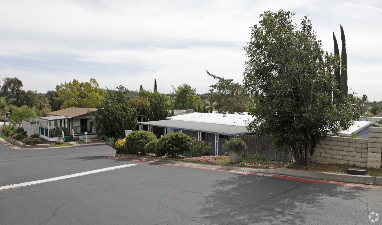 Building Photo - Moonglow Mobile Home Park