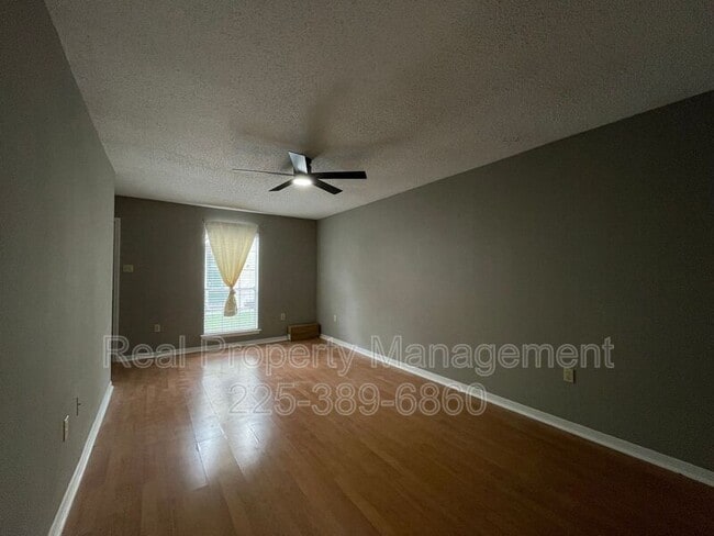 Foto del edificio - 1704 Brightside Dr