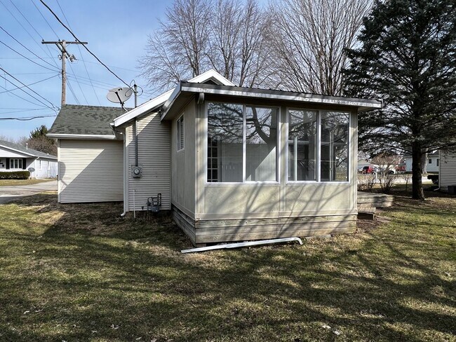 Foto del edificio - Beautiful Recently Renovated 2-Bedroom Home in Goshen's West Goshen Neighborhood