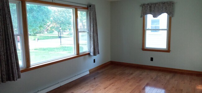 Sala de estar - 1209 9th Ave SE