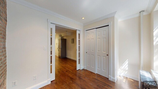 Foto del edificio - 610 E 9th St