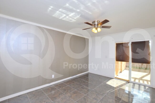 Building Photo - 2331 W Carson Dr