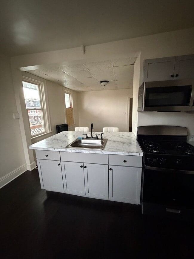 Foto del edificio - 758 W King St