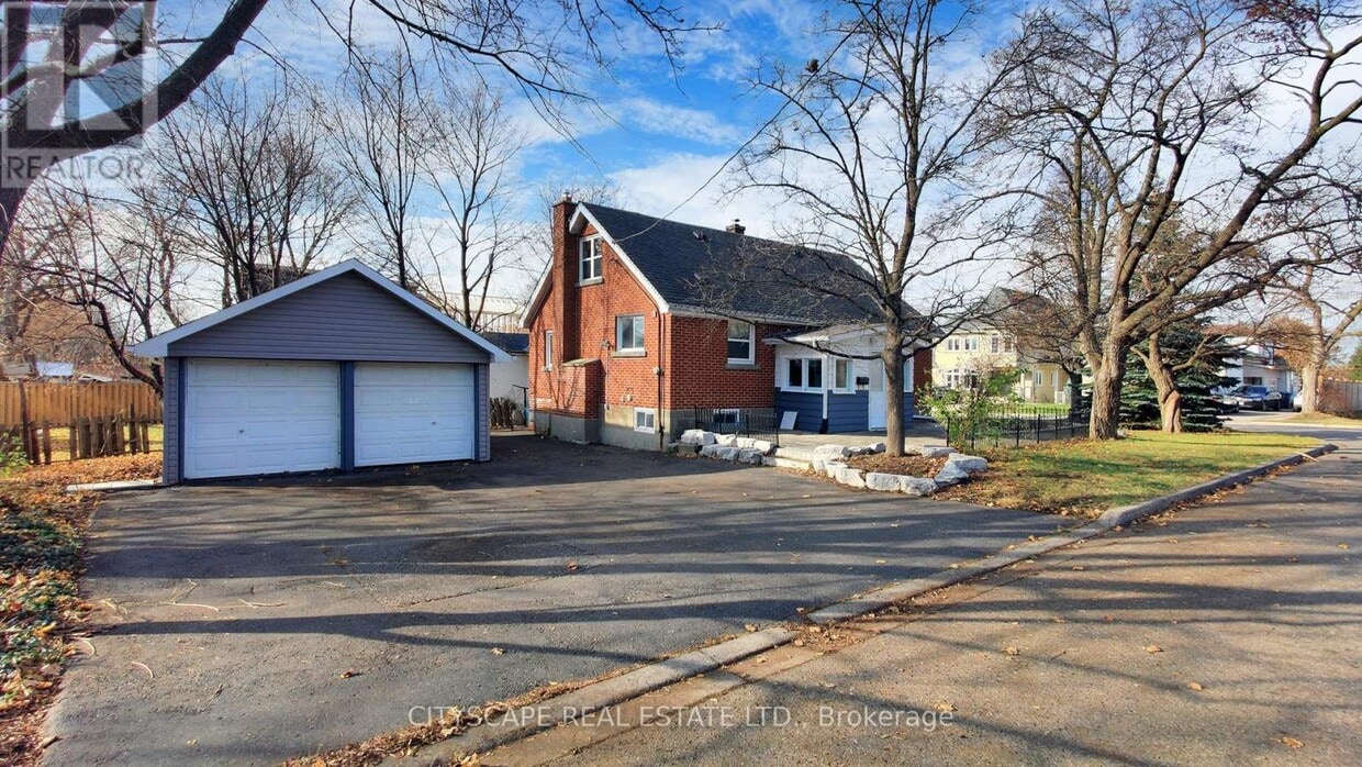 Primary Photo - 39 Woodward Ave