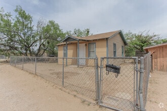 Building Photo - 1305 State St
