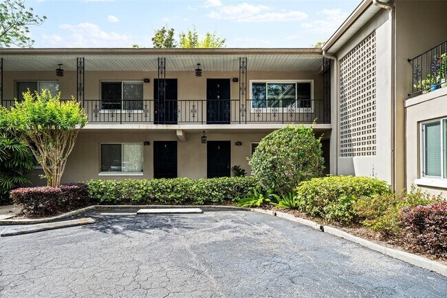Building Photo - 644 N Knowles Ave