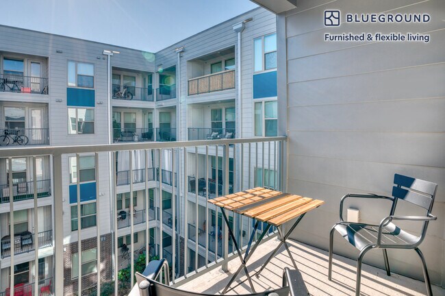 Foto del edificio - 2910 E 17th St