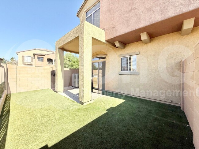 Foto del edificio - 1350 S Greenfield Rd