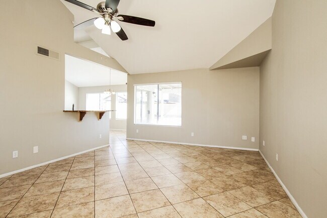 Foto del edificio - 20631 N 22nd Ave