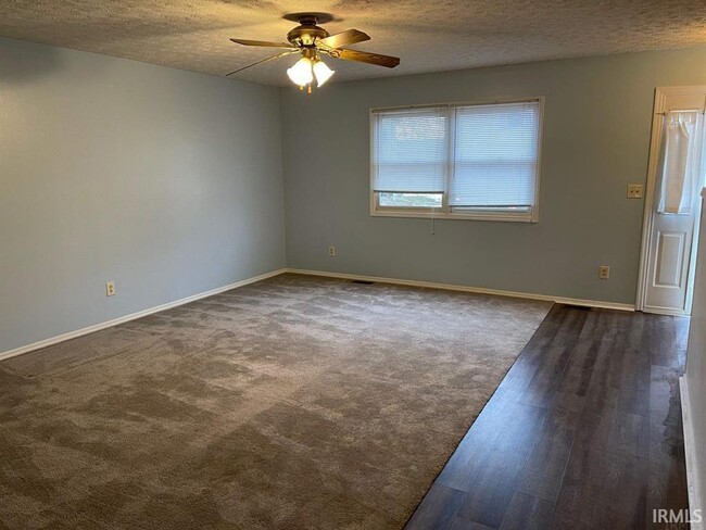 Building Photo - 438 W Northlane Dr