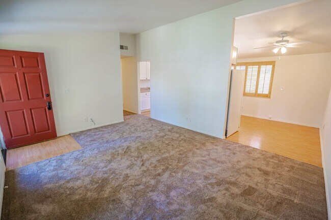 Foto del edificio - Single Story 3 Bedroom in Canyon Country!